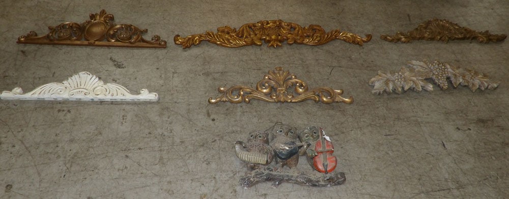 Lot of Resin Wall Hangings (1 of 4)