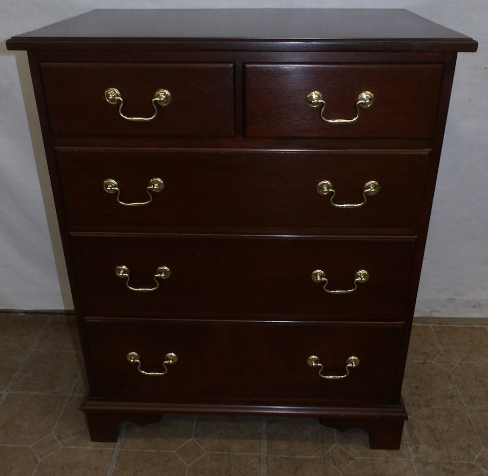 Diminutive Cabinet Made Mahogany 2/3 Drawer Chest (1 of 7)