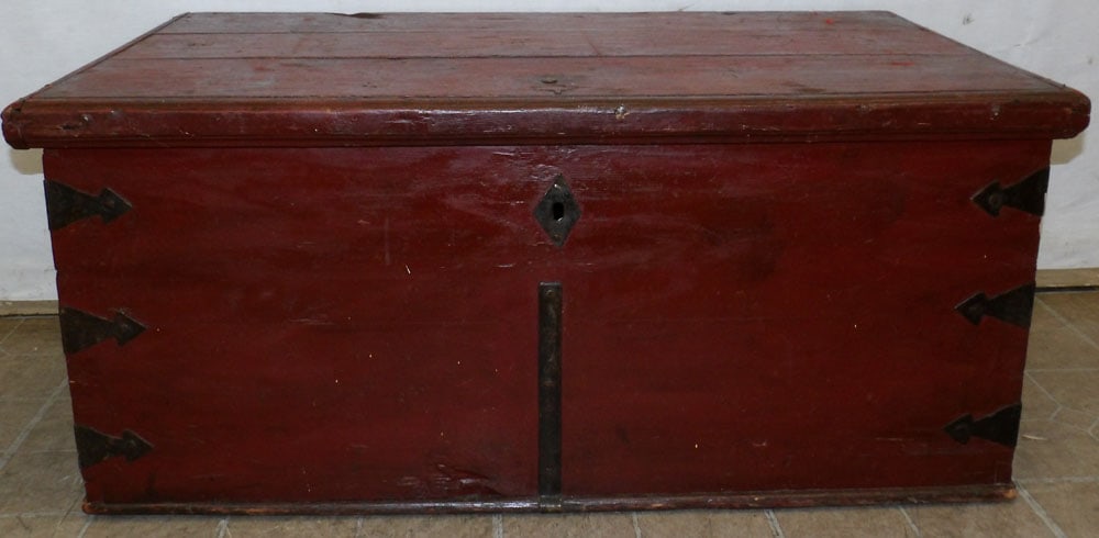 Antique Iron Bound Red Washed Pine Blanket Chest (1 of 7)