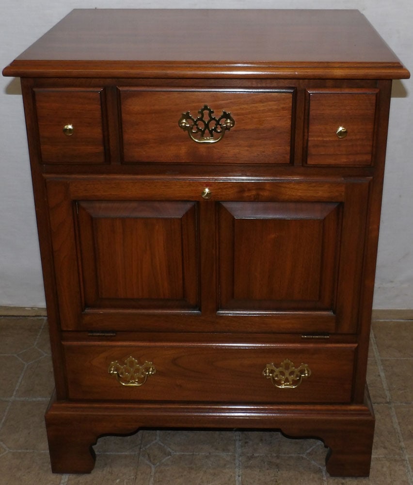 Black Walnut 4 Drawer 1 Door Night Stand by Henkel Harris: Black Walnut 4 Drawer 1 Door Night Stand by Henkel Harris. 22" W 17" D 29" H "ALL DESCRIPTIONS AND ANY CONDITION STATEMENT GIVEN BY LANGSTON AUCTION GALLERY ARE STRICTLY OPINIONS AND LANGSTON'S SHALL 