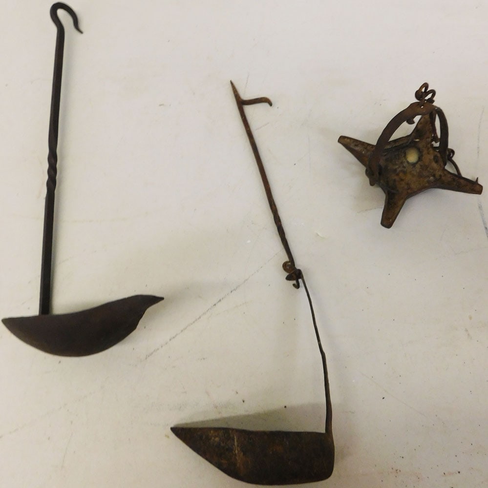 3 18th century forged iron grease lamps (1 of 3)