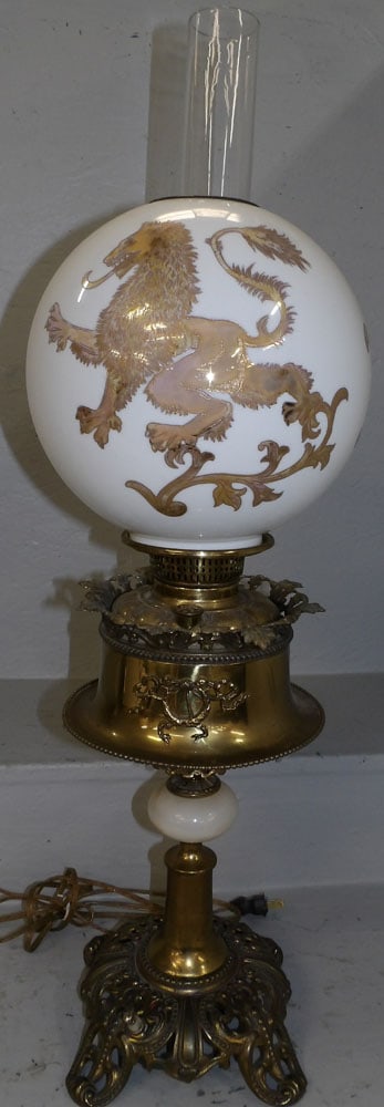 antique Victorian brass oil lamp with lions painted glass shade (1 of 4)