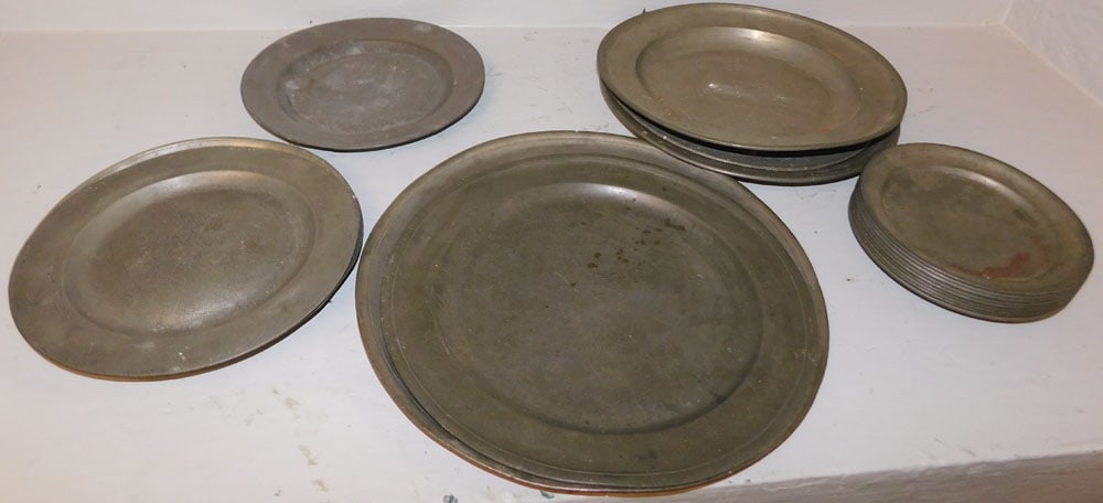 lot of antique pewter plates (1 of 4)