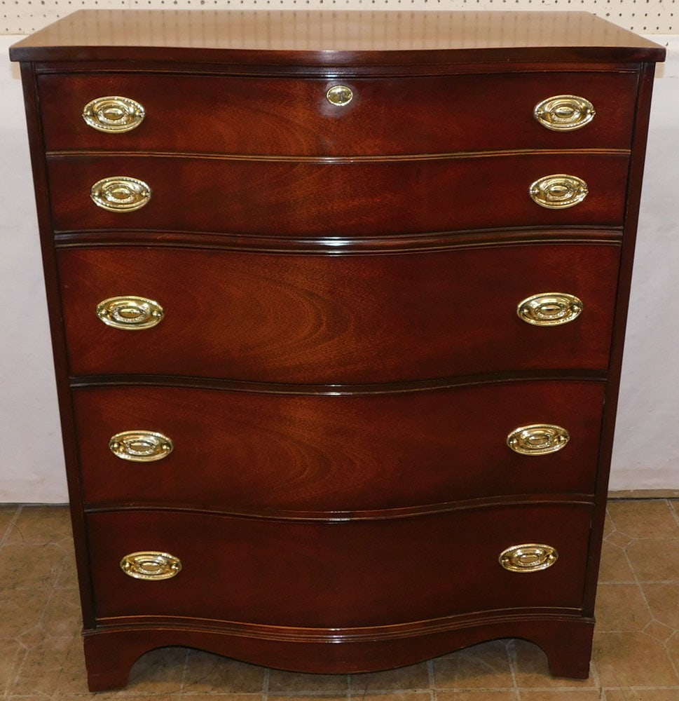 mahogany serpentine front 4 drawer chest by Bassett furniture (1 of 5)