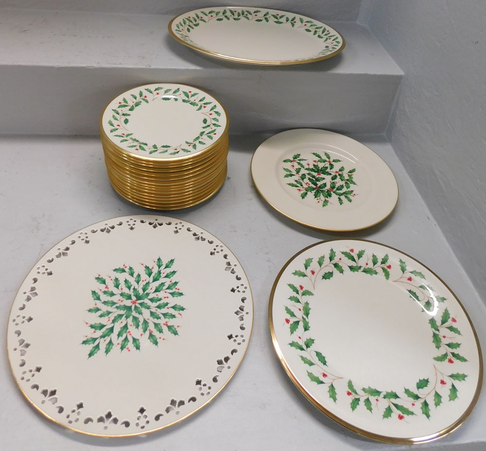 19 Pieces of Lenox Porcelain Holiday Pattern (1 of 4)