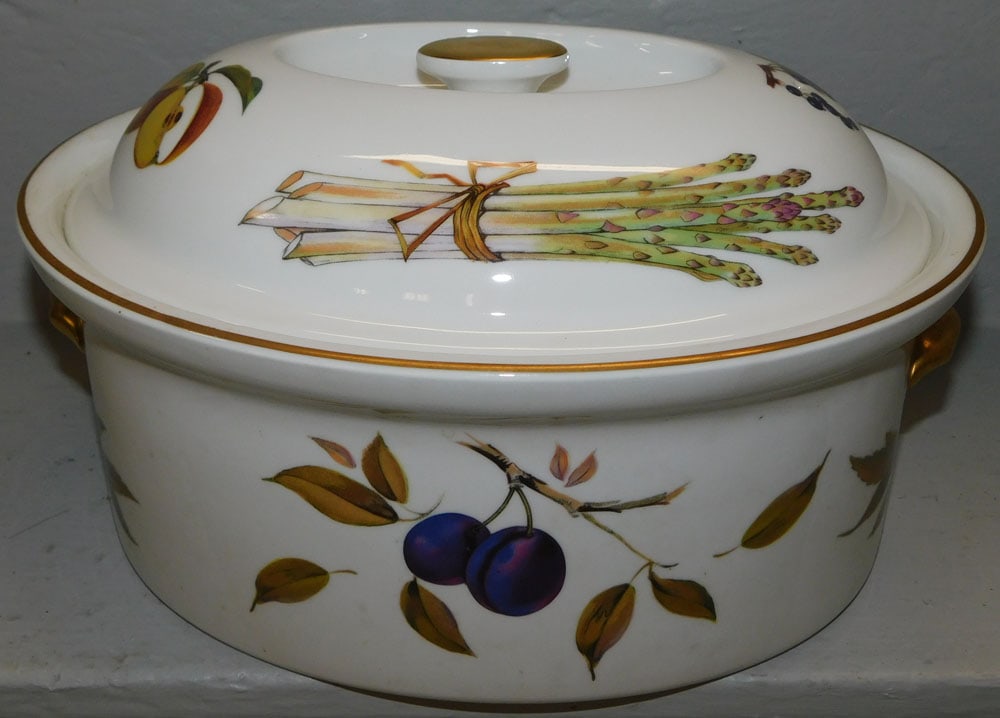 Royal Worcester Covered Casserole (1 of 4)