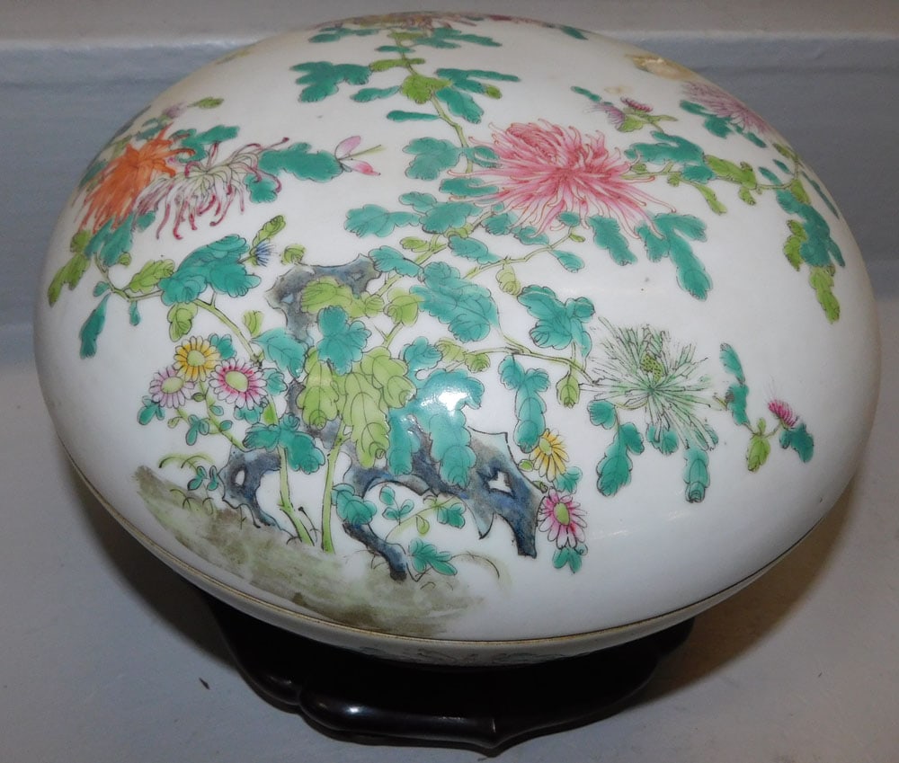 Oriental Porcelain Covered Box on Teakwood Stand (1 of 4)