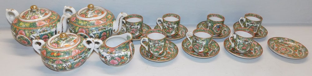 19 Pieces of Rose Medallion Porcelain (1 of 7)