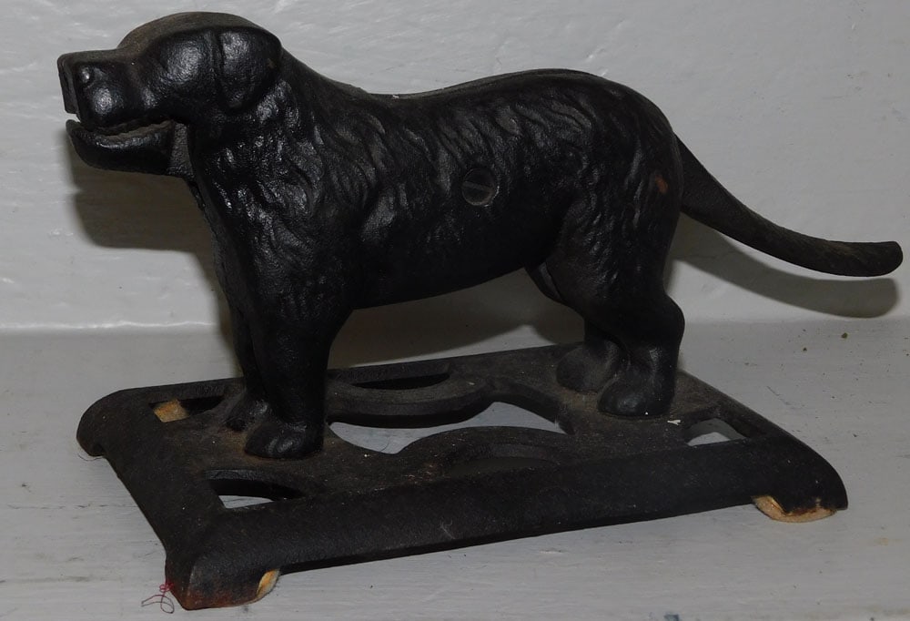 Cast Iron Dog Nutcracker (1 of 4)