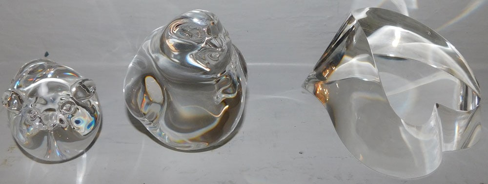 3 Paperweights, (2 Steuben): 3 Paperweights, (2 Steuben). "ALL DESCRIPTIONS AND ANY CONDITION STATEMENT GIVEN BY LANGSTON AUCTION GALLERY ARE STRICTLY OPINIONS AND LANGSTON'S SHALL HAVE NO RESPONSIBILITY FOR ERRORS OR OMISSIONS.
