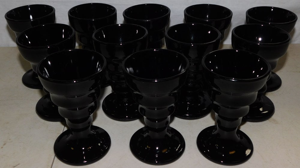Lot of 12 Veecup Chicago Soda Fountain Ice Cream Black Cup Holders: Lot of 12 Veecup Chicago Soda Fountain Ice Cream Black Cup Holders. "ALL DESCRIPTIONS AND ANY CONDITION STATEMENT GIVEN BY LANGSTON AUCTION GALLERY ARE STRICTLY OPINIONS AND LANGSTON'S SHALL HAVE NO R