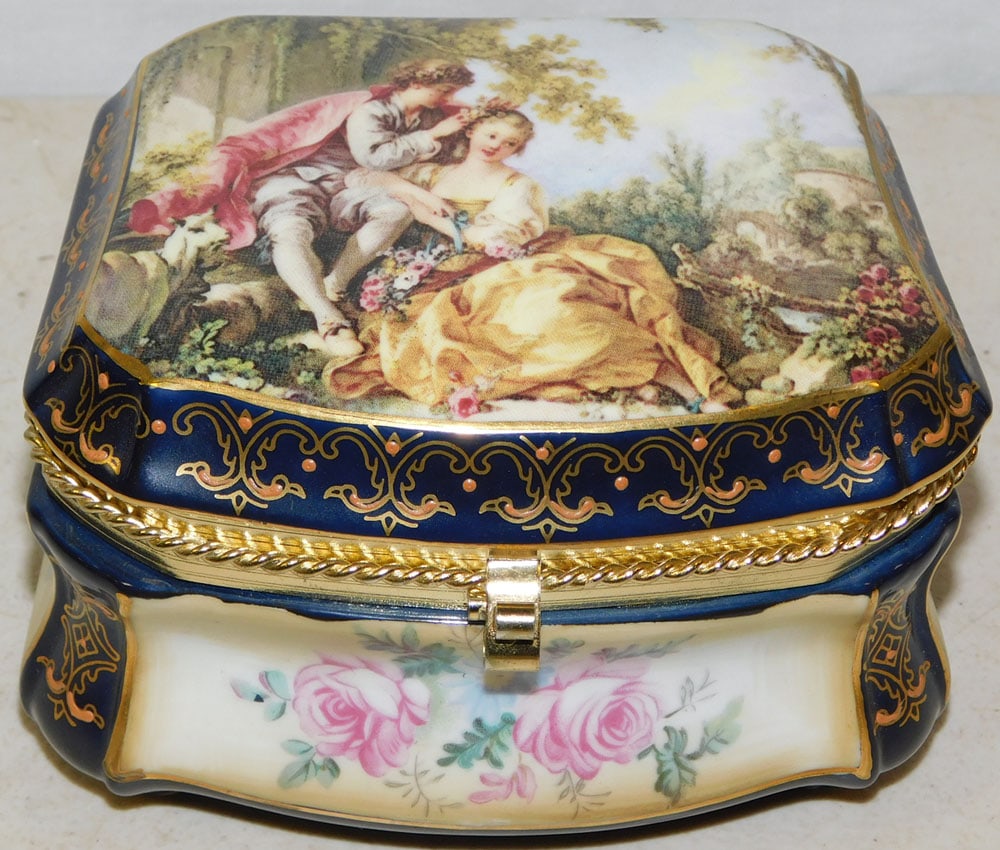 Painted Porcelain Dresser Box Marked Limoges: Painted Porcelain Dresser Box Marked Limoges. "ALL DESCRIPTIONS AND ANY CONDITION STATEMENT GIVEN BY LANGSTON AUCTION GALLERY ARE STRICTLY OPINIONS AND LANGSTON'S SHALL HAVE NO RESPONSIBILITY FOR ERRO
