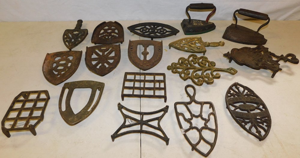 Lot of Antique Flat Irons & Trivets (1 of 5)
