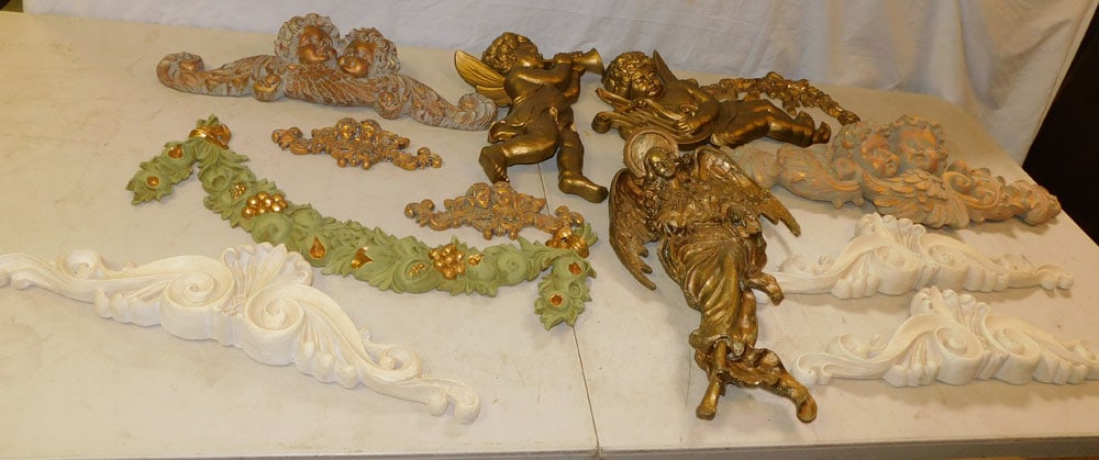 Lot of Resin Wall Hangings (1 of 4)