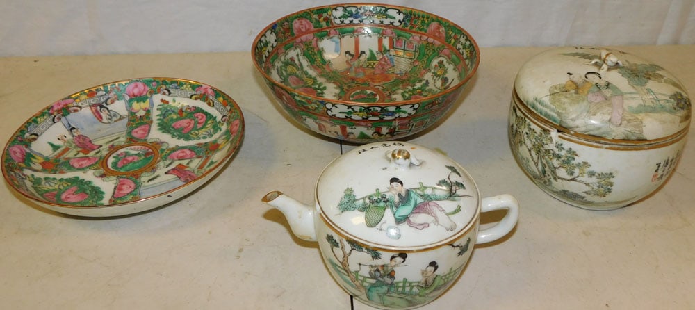 Lot of Oriental Porcelain Items (1 of 4)