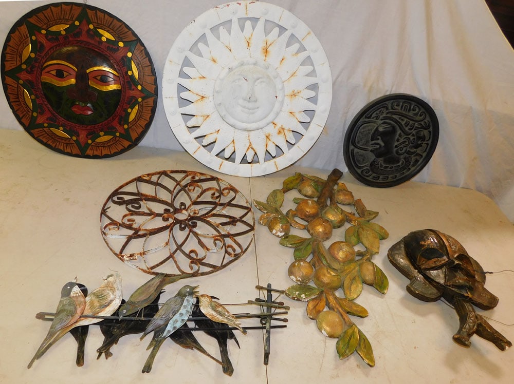 Lot of Painted Ceramic, Metal, Resin Decorative Items (1 of 4)