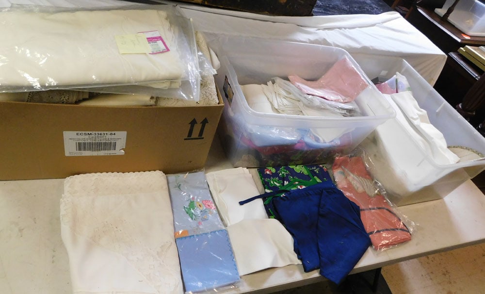 Lot of Linens: Lot of Linens . "ALL DESCRIPTIONS AND ANY CONDITION STATEMENT GIVEN BY LANGSTON AUCTION GALLERY ARE STRICTLY OPINIONS AND LANGSTON'S SHALL HAVE NO RESPONSIBILITY FOR ERRORS OR OMISSIONS. THE ABSENCE O