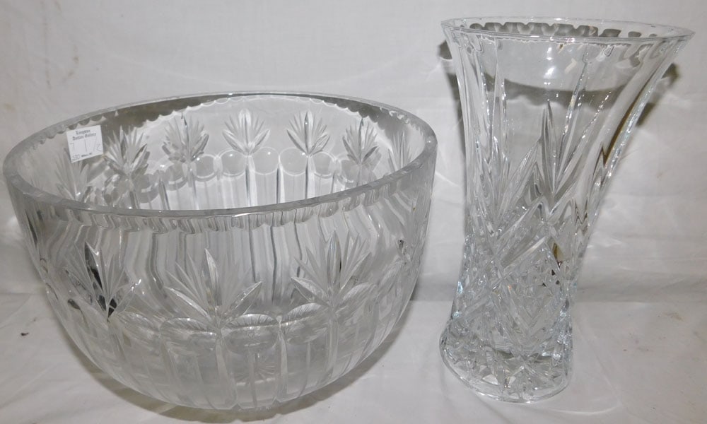 Large Lead Crystal Bowl & Vase: Large Lead Crystal Bowl & Vase. Up to 11 3/4" H"ALL DESCRIPTIONS AND ANY CONDITION STATEMENT GIVEN BY LANGSTON AUCTION GALLERY ARE STRICTLY OPINIONS AND LANGSTON'S SHALL HAVE NO RESPONSIBILITY FOR ERR