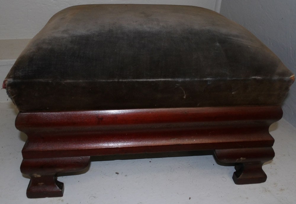 antique mahogany empire ottoman: antique mahogany empire ottoman. 21" W 17" D 13" H"ALL DESCRIPTIONS AND ANY CONDITION STATEMENT GIVEN BY LANGSTON AUCTION GALLERY ARE STRICTLY OPINIONS AND LANGSTON'S SHALL HAVE NO RESPONSIBILITY FOR 