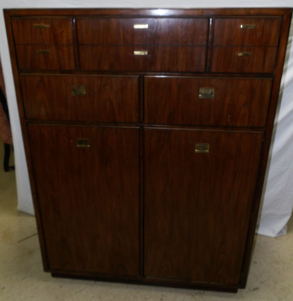Mid Century Modern Walnut Chifforobe by Drexel: Mid Century Modern Walnut Chifforobe by Drexel. 42 1/4" W 18 1/4" D 56 1/4" H"ALL DESCRIPTIONS AND ANY CONDITION STATEMENT GIVEN BY LANGSTON AUCTION GALLERY ARE STRICTLY OPINIONS AND LANGSTON'S SHALL 