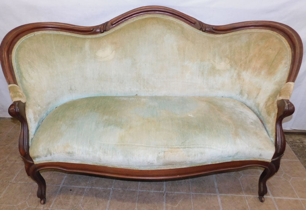 Victorian walnut sofa (1 of 5)