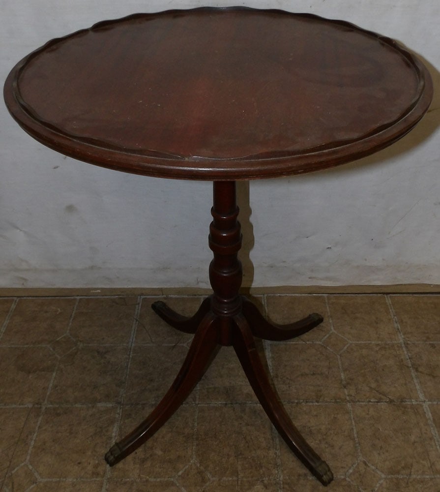 Round Mahogany Lamp Table (1 of 2)