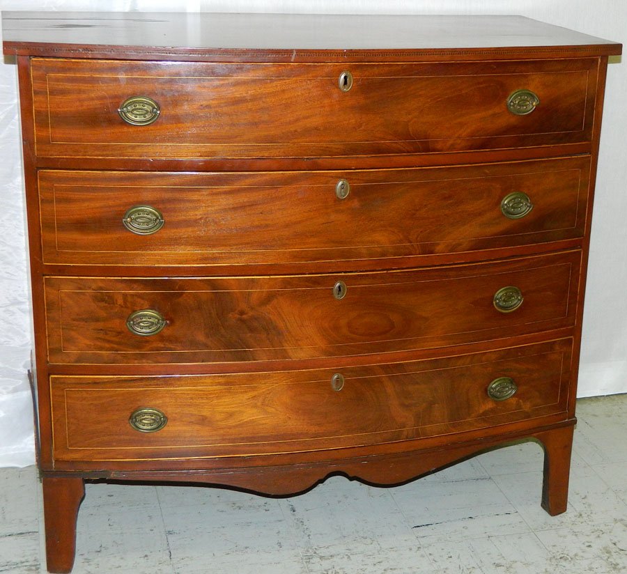 American mah&cherry bow front inlaid HW chest: American mahogany and cherry bow front inlaid Hepplewhite chest.