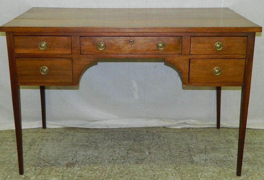 Walnut Hepplewhite cabinetmakers writing table.: Walnut Hepplewhite cabinetmakers writing table. 45" wide 24" deep 30" tall.