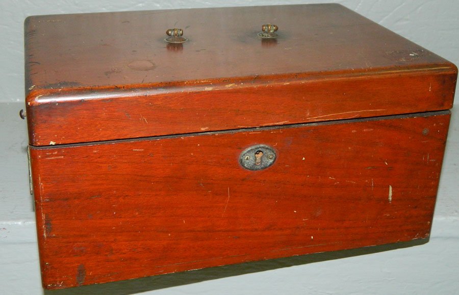 19th c Doctors apothecary box with 9 bottles.: 19th century Doctors apothecary box with 9 bottles. 10 1/2" wide x 7 1/4" deep x 5" tall.