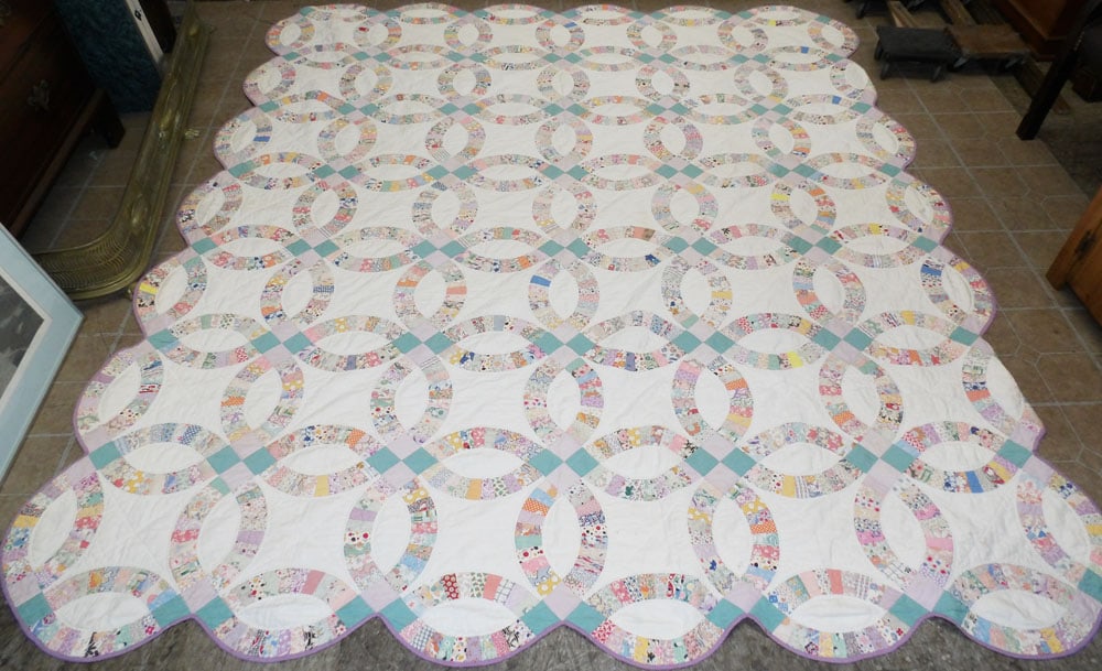 Antique Handmade Quilt in Double Wedding Ring Pattern (1 of 5)