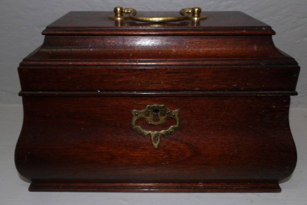 Mahogany Tea Caddy by Henkel Harris: Mahogany Tea Caddy by Henkel Harris. 10 1/4" W 6 1/4" D 6 1/4" H ALL DESCRIPTIONS AND ANY CONDITION STATEMENT GIVEN BY LANGSTON AUCTION GALLERY ARE STRICTLY OPINIONS AND LANGSTON'S SHALL HAVE NO RESPO