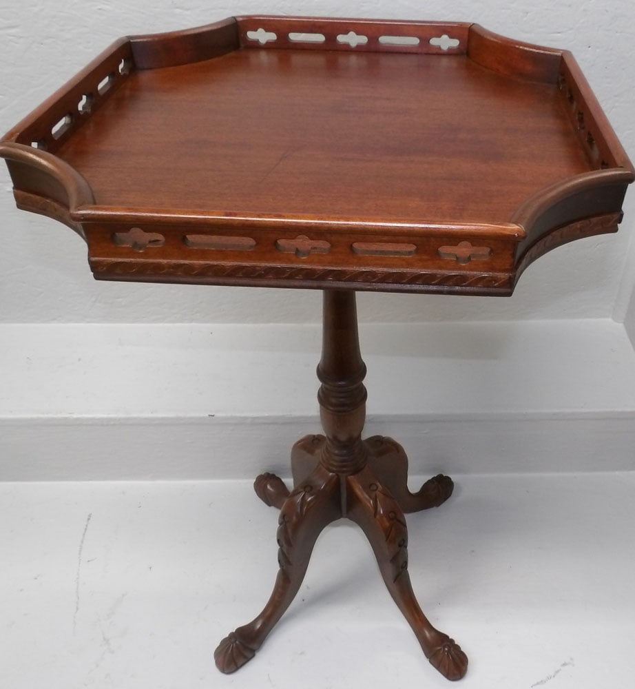 Mahogany Open Work Gallery Top Candlestand: Mahogany Open Work Gallery Top Candlestand . 18 1/4" Dia. 28 1/2" H ALL DESCRIPTIONS AND ANY CONDITION STATEMENT GIVEN BY LANGSTON AUCTION GALLERY ARE STRICTLY OPINIONS AND LANGSTON'S SHALL HAVE NO RE