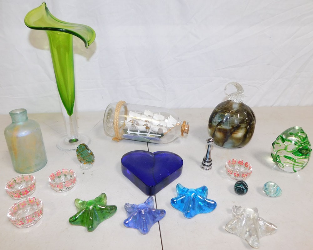 Lot of Colored Glass & Art Glass Items (1 of 4)