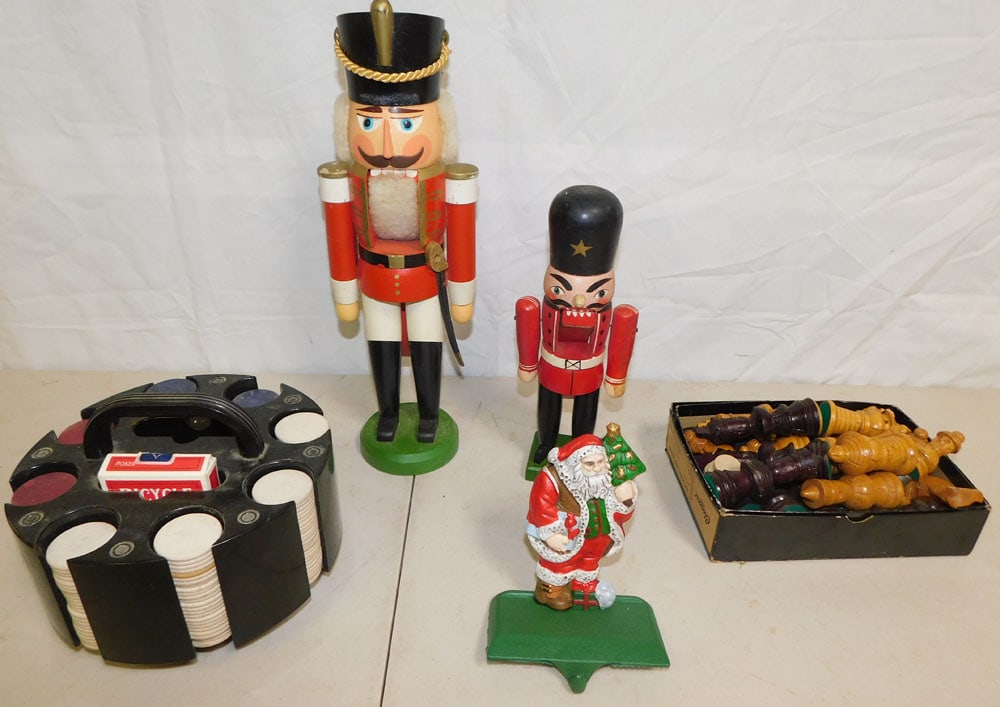Lot of Wood Chess Pieces, Poker Chips, & Nutcrackers: Lot of Wood Chess Pieces, Poker Chips, & Nutcrackers. ALL DESCRIPTIONS AND ANY CONDITION STATEMENT GIVEN BY LANGSTON AUCTION GALLERY ARE STRICTLY OPINIONS AND LANGSTON'S SHALL HAVE NO RESPONSIBILITY F