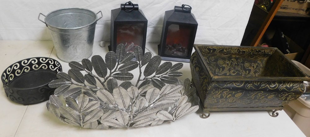 Lot of Metal Decorative Items (1 of 4)