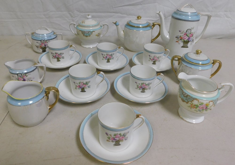Painted Porcelain Tea Set: Painted Porcelain Tea Set . ALL DESCRIPTIONS AND ANY CONDITION STATEMENT GIVEN BY LANGSTON AUCTION GALLERY ARE STRICTLY OPINIONS AND LANGSTON'S SHALL HAVE NO RESPONSIBILITY FOR ERRORS OR OMISSIONS. TH