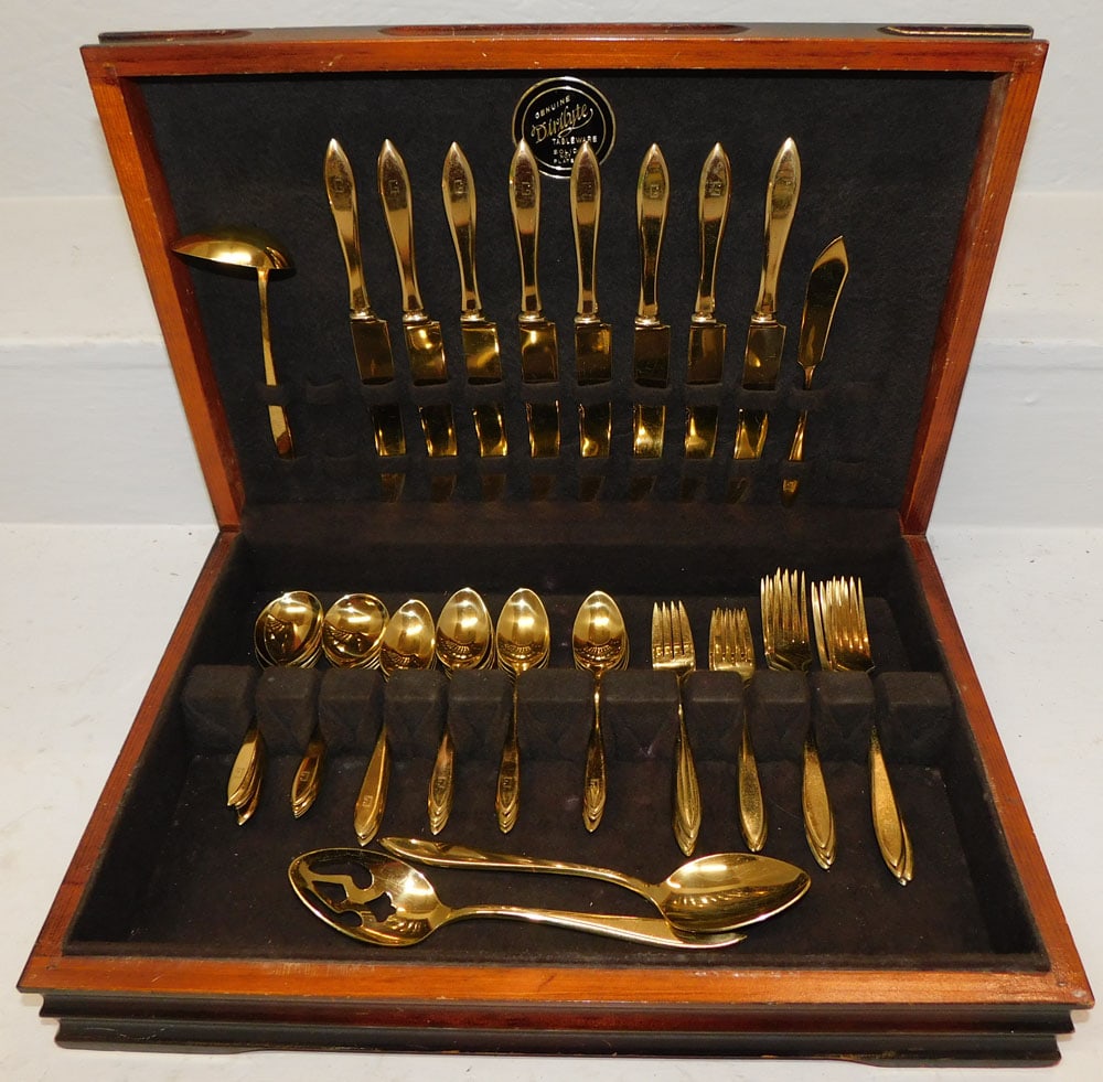 Set of Silverplate Flatware in Box (1 of 3)