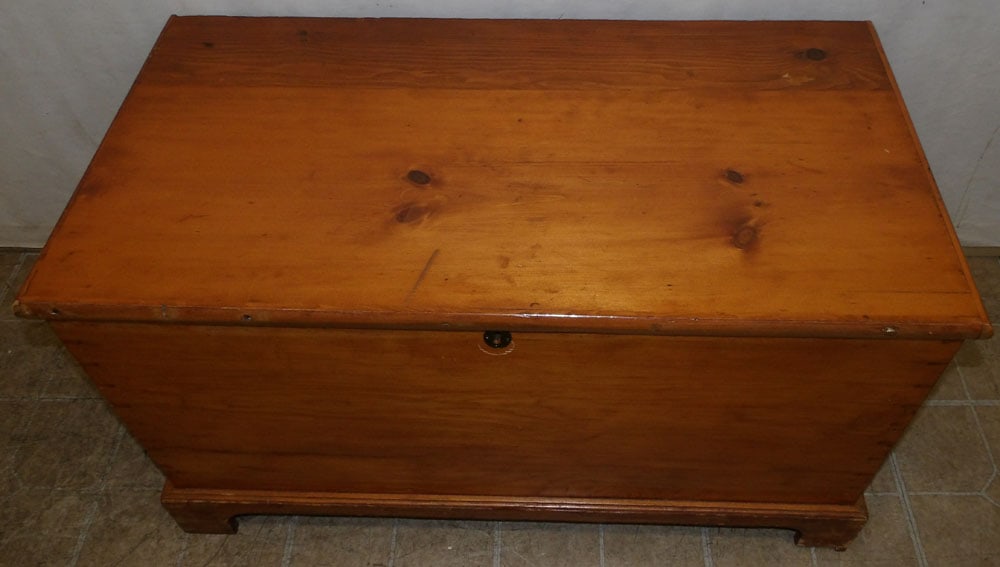 Antique Pine New England Dovetailed Blanket Chest (1 of 4)