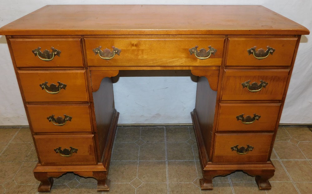 Maple Dressing Table (1 of 5)