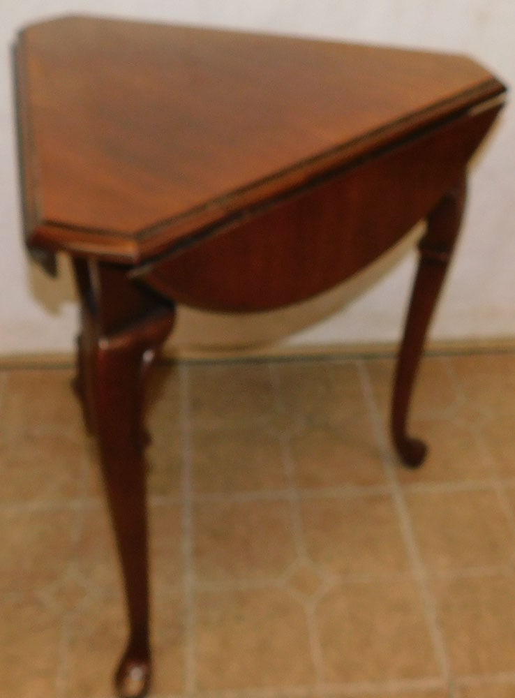 Mahogany Queen Anne Style Drop-Leaf Corner Table (1 of 3)