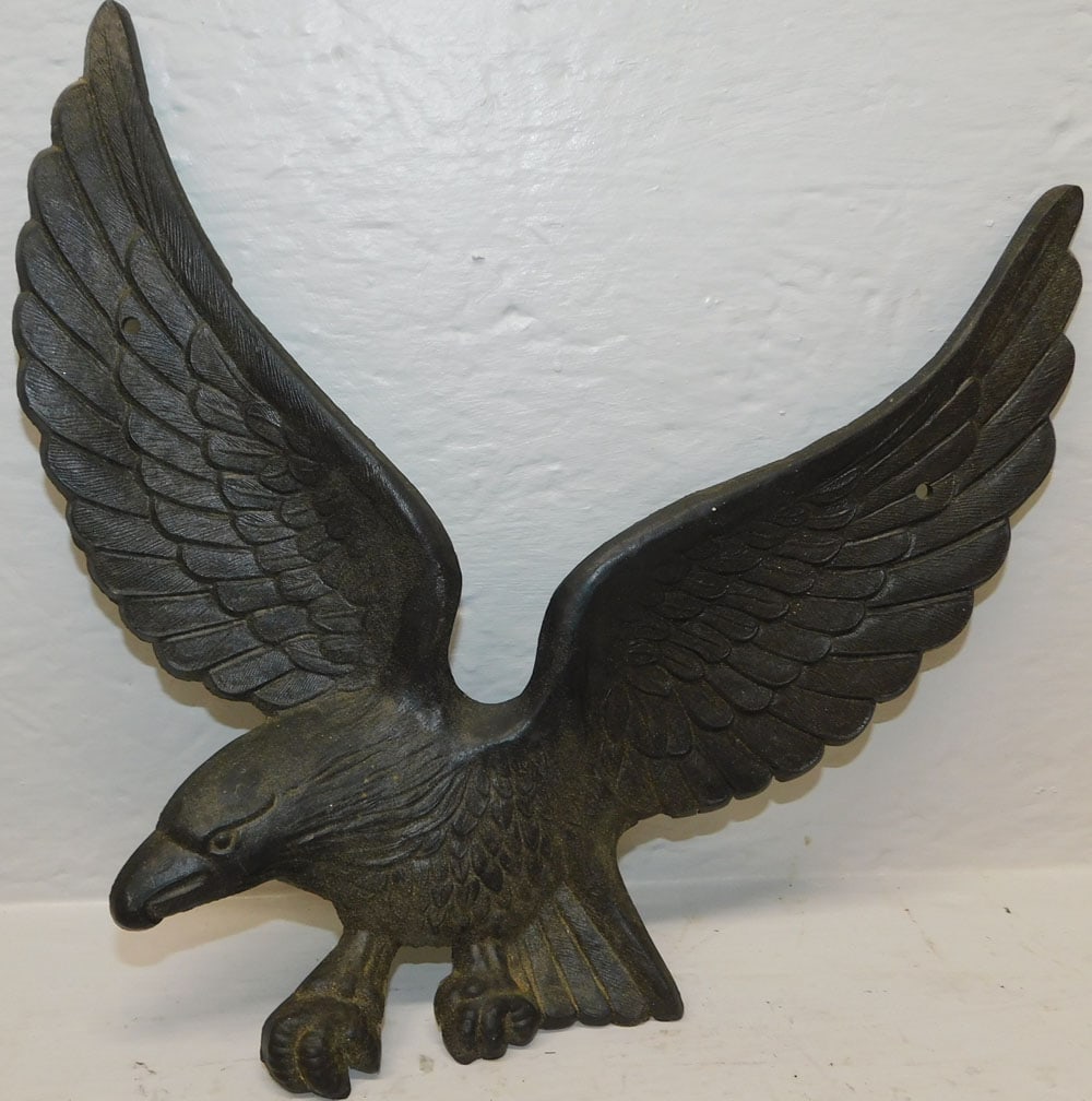 metal eagle wall hanging (1 of 3)