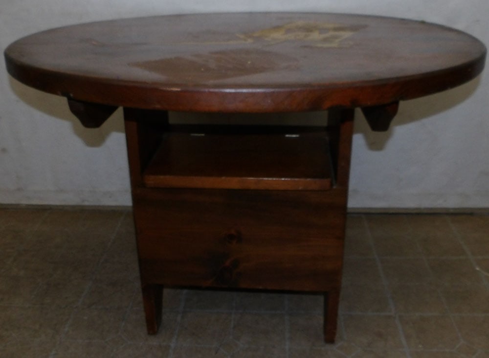 round pine hutch table: round pine hutch table. 42" Dia. 30" H ALL DESCRIPTIONS AND ANY CONDITION STATEMENT GIVEN BY LANGSTON AUCTION GALLERY ARE STRICTLY OPINIONS AND LANGSTON'S SHALL HAVE NO RESPONSIBILITY FOR ERRORS OR OM