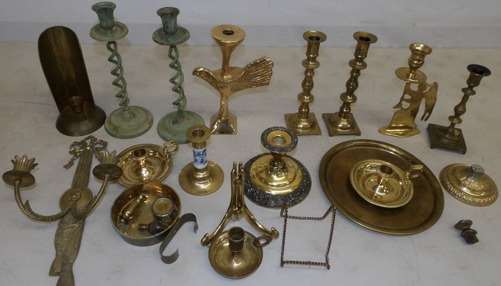 Lot of Brass Items: Lot of Brass Items . ALL DESCRIPTIONS AND ANY CONDITION STATEMENT GIVEN BY LANGSTON AUCTION GALLERY ARE STRICTLY OPINIONS AND LANGSTON'S SHALL HAVE NO RESPONSIBILITY FOR ERRORS OR OMISSIONS. THE ABSEN