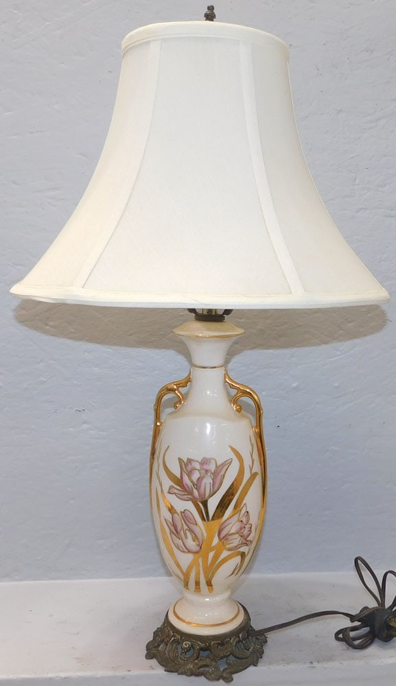 painted porcelain urn lamp: painted porcelain urn lamp. 25 1/2" H ALL DESCRIPTIONS AND ANY CONDITION STATEMENT GIVEN BY LANGSTON AUCTION GALLERY ARE STRICTLY OPINIONS AND LANGSTON'S SHALL HAVE NO RESPONSIBILITY FOR ERRORS OR OMI