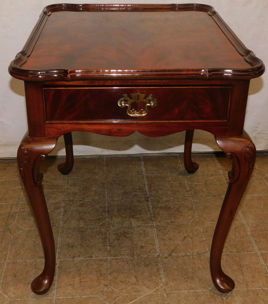 burled mahogany queen Anne style one drawer end table by mount airy (1 of 8)