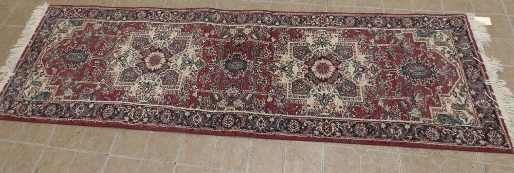 2' 4" x 7' 8" machine made rug (1 of 4)