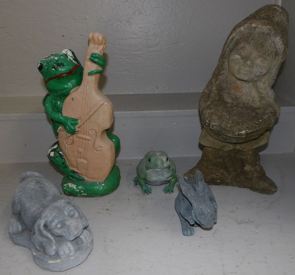lot of concrete yard ornaments (1 of 4)
