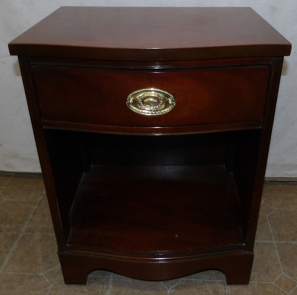mahogany one drawer night stand: mahogany one drawer night stand. 19 L 15 3/4W 24 3/4 H ALL DESCRIPTIONS AND ANY CONDITION STATEMENT GIVEN BY LANGSTON AUCTION GALLERY ARE STRICTLY OPINIONS AND LANGSTON'S SHALL HAVE NO RESPONSIBILITY 