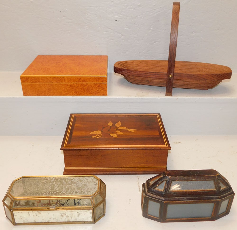 Lot of Walnut Inlaid & Glass Trinket Keep Sake Boxes, Lift Top Humidor, & Signed Wood Folding Basket: Lot of Walnut Inlaid & Glass Trinket Keep Sake Boxes, Lift Top Humidor, & Signed Wood Folding Basket. Up to 11 1/2" W 8" D 3 3/4" H ALL DESCRIPTIONS AND ANY CONDITION STATEMENT GIVEN BY LANGSTON AUCTI