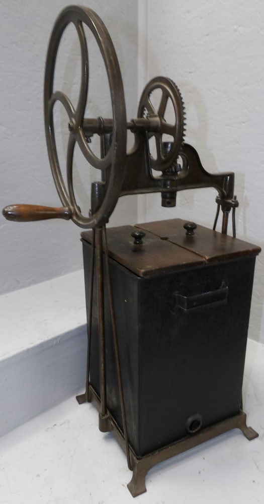 Antique Daisy Butter Churn (1 of 3)